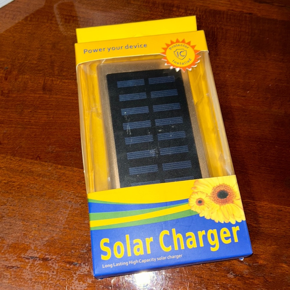 Solar phone/ tablet charger